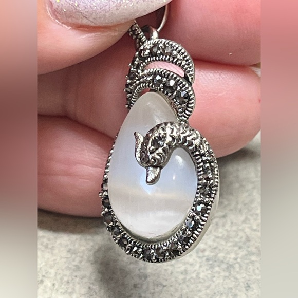 White cats eye pendant with black marcasite-stamped 925 - Picture 5 of 8